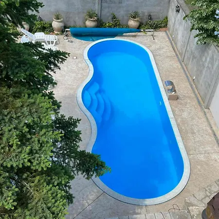 Semesterbostad Brvnara Petra