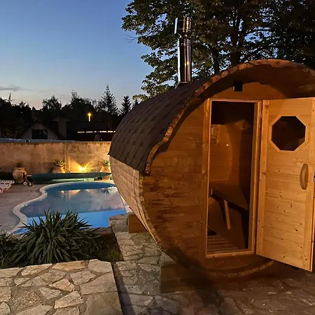 Semesterbostad Brvnara Petra