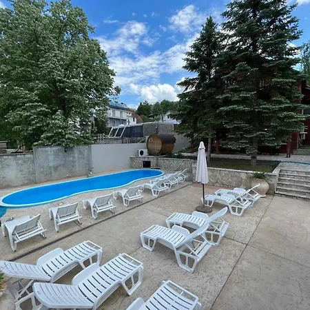 Brvnara Petra Semesterbostad